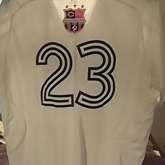 Adidas - Picture 2 of 7